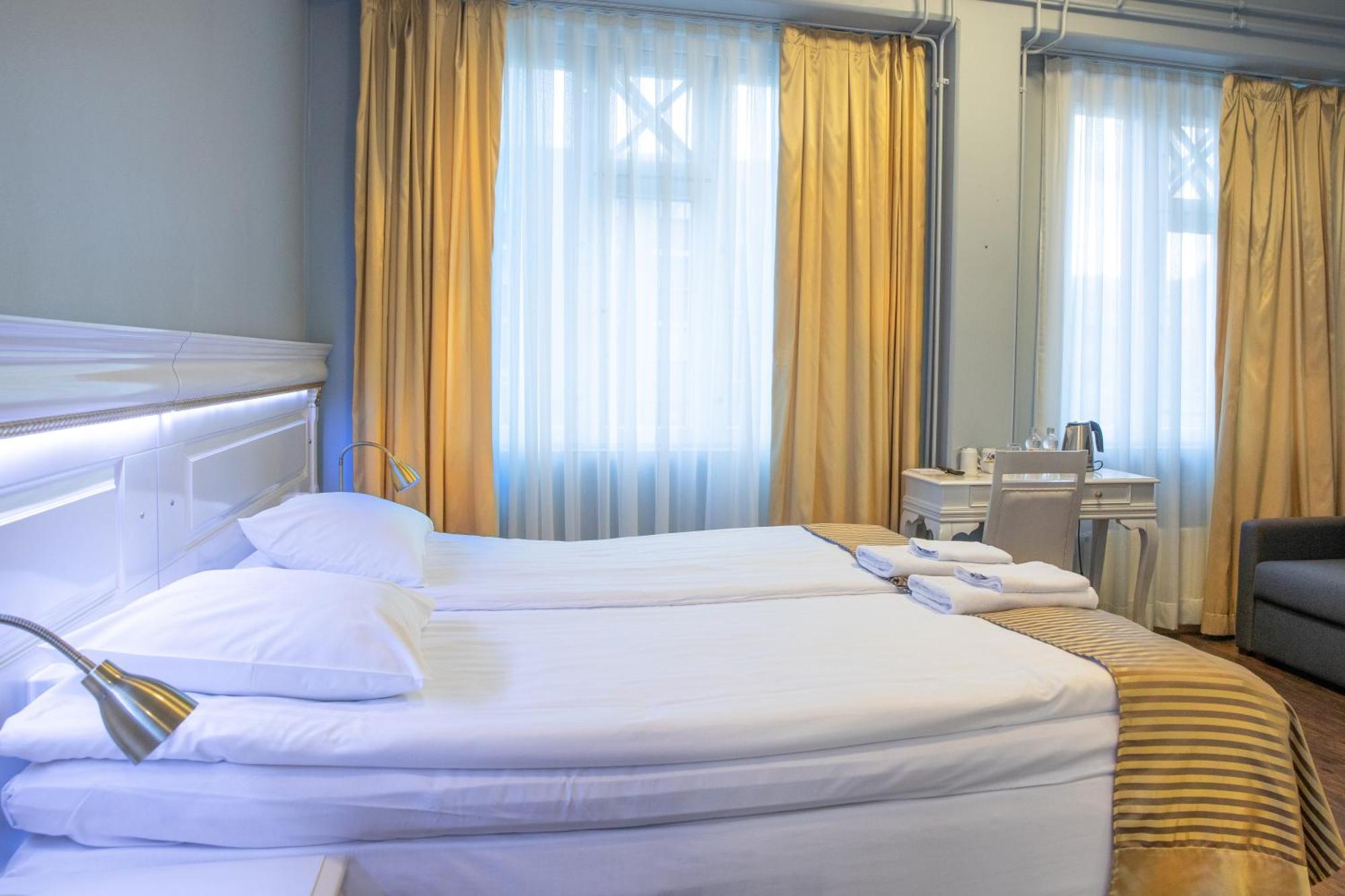 Hotel Golden Dome Iisalmi Esterno foto