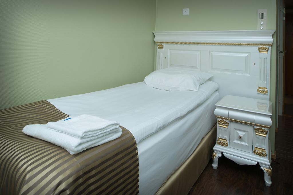 Hotel Golden Dome Iisalmi Esterno foto
